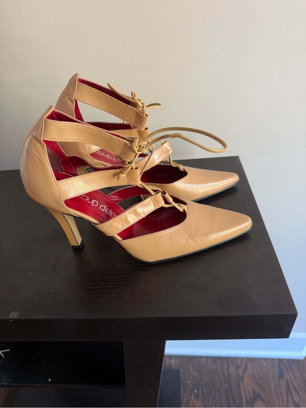 Coup d'Etat tan leather pumps